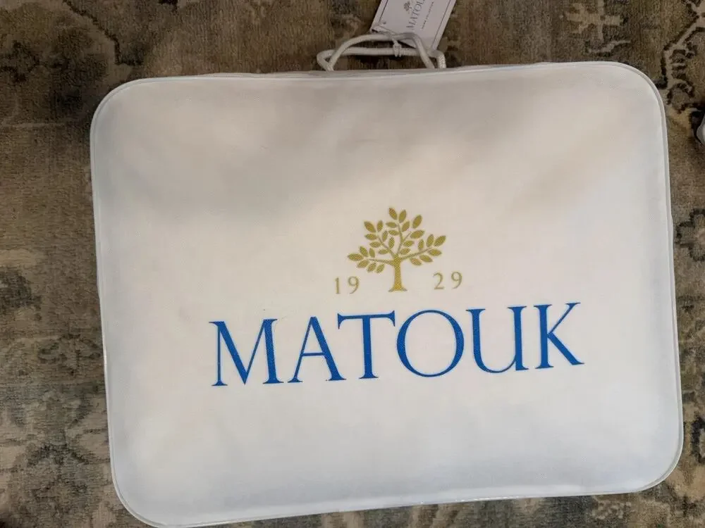 Matouk MONTREUX STANDARD Duck Down Chalet PILLOW Medium NWT $500
